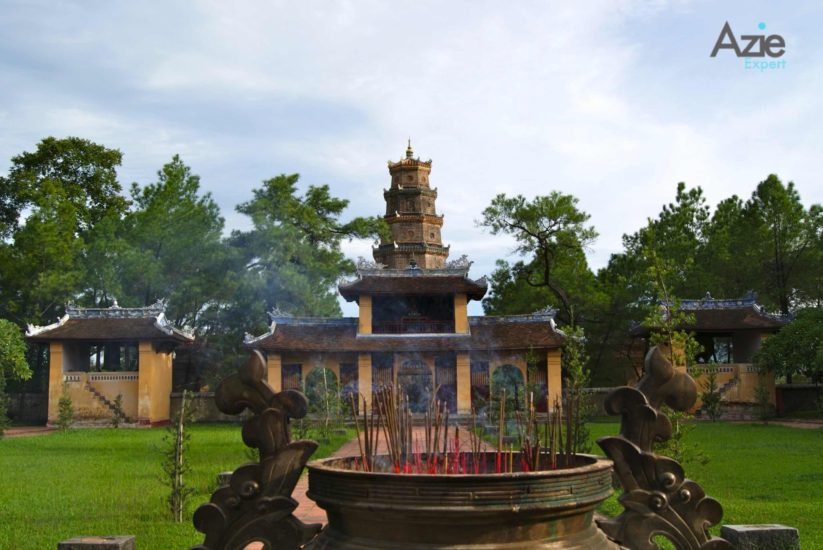De Thieng Mu Pagoda Vietnam