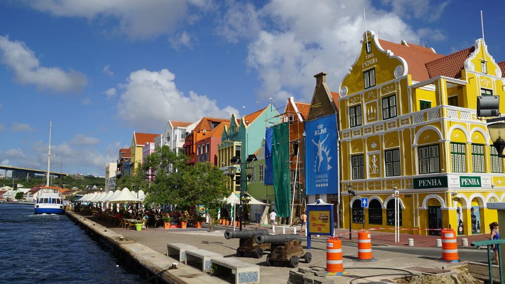 De Handelskade in Willemstad