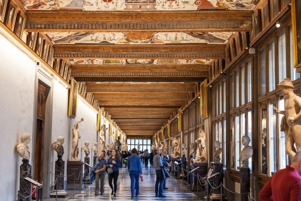 Ontdek de beste musea in Florence, waaronder de Galleria degli Uffizi, de Accademia en meer. Een must-visit gids voor liefhebbers van kunst en geschiedenis op hun volgende reis.
