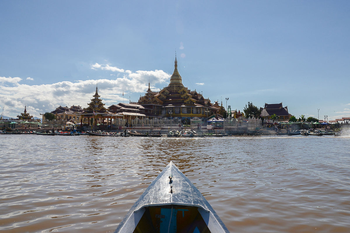 Phaung Daw Oo Pagoda 
